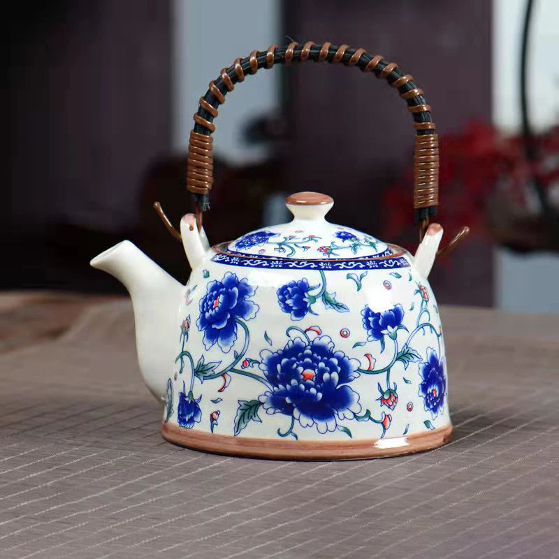 Puer Tea Kettle Teapot for Tea in a Cup High Quality Blue and White Porcelain Teapot 900ml Samovar Ceramic Pot Teapots Gaiwan