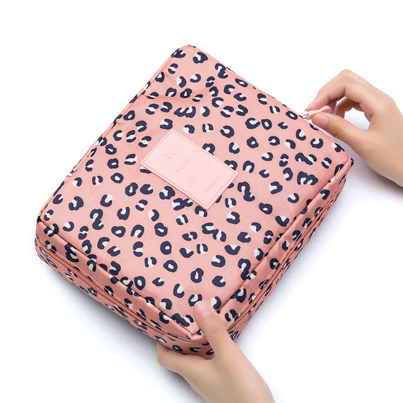 High Capacity Outdoor Girl Makeup Bag Women Cosmetic Bag Toiletries Organizer Waterproof Female Storage Make up Cases