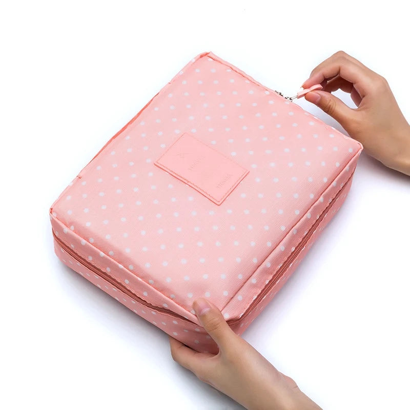 High Capacity Outdoor Girl Makeup Bag Women Cosmetic Bag Toiletries Organizer Waterproof Female Storage Make up Cases