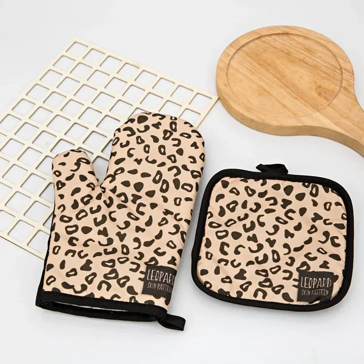 Kitchen Gloves Insulation Leopard Pattern Pad Cooking Microwave Gloves Baking BBQ Oven Potholders Oven Mitts Potholder Pad