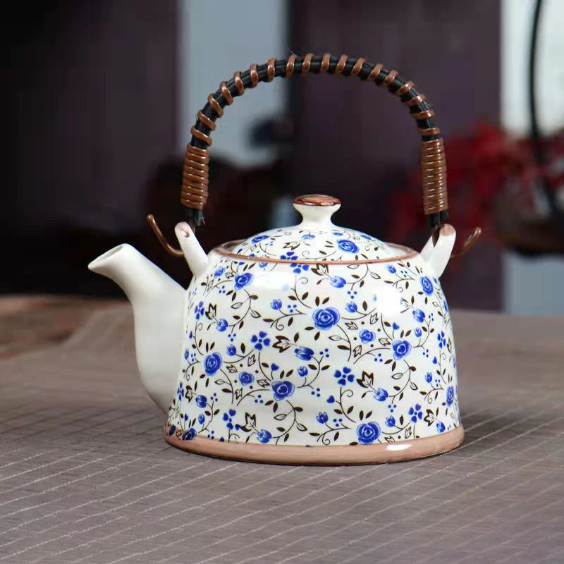 Puer Tea Kettle Teapot for Tea in a Cup High Quality Blue and White Porcelain Teapot 900ml Samovar Ceramic Pot Teapots Gaiwan